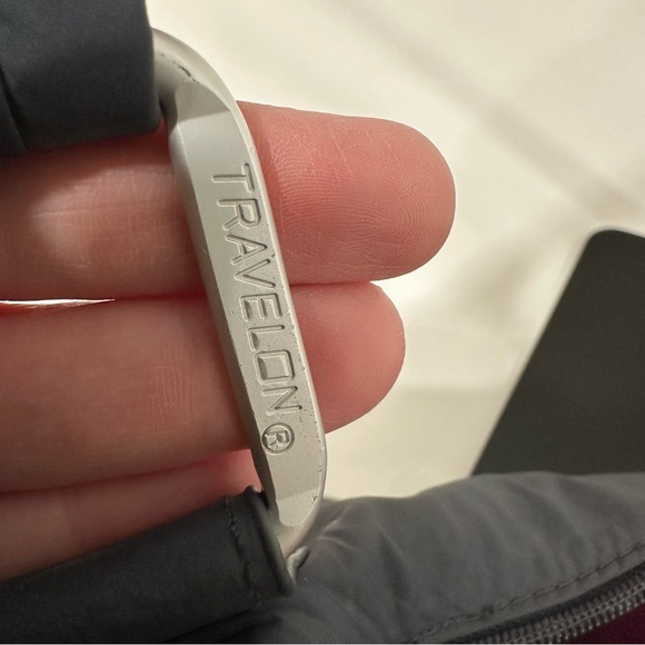 Travelon Anti-Theft Classic Messenger Bag Charcoal 1114 RFID - Picture 12 of 14